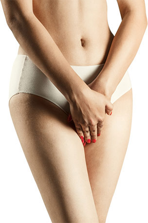 Mujer con canas en el pubis